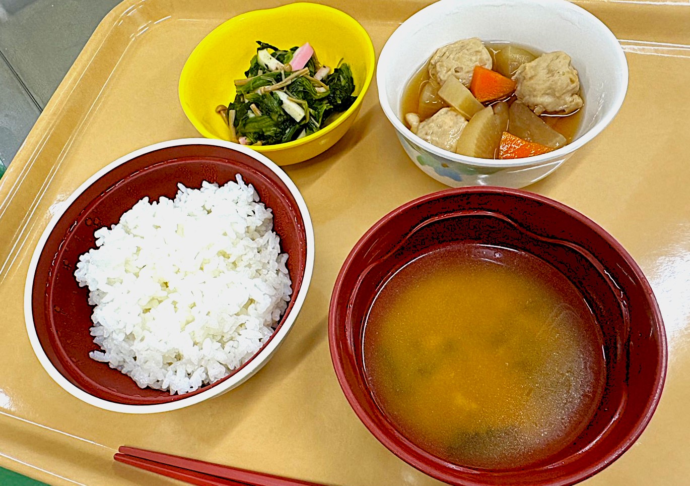 鶏団子の煮物 / 小松菜なめ茸和え
